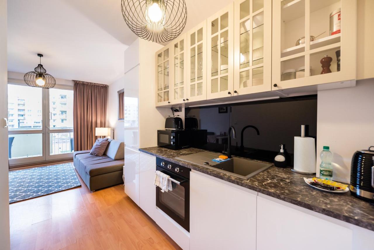 Metro Kondratowicza Velvet Apartment Warsaw Exterior photo